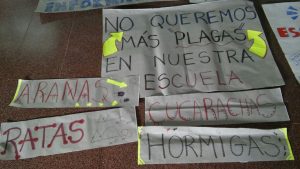 Lee más sobre el artículo ESCUELAS SIN CLASES, CLASES PÚBLICAS… EL GOBIERNO DE LA PROVINCIA NO GARANTIZA LAS CLASES