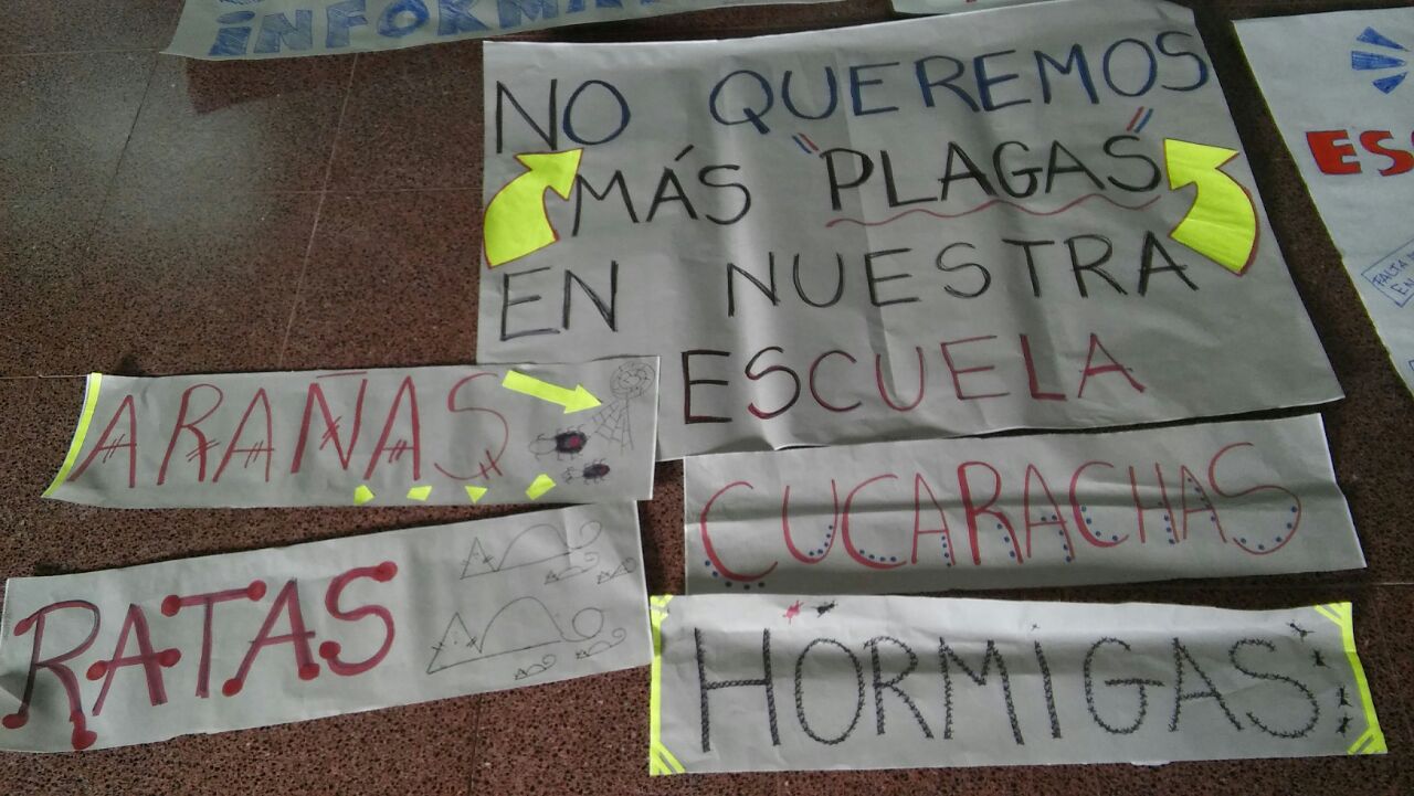 En este momento estás viendo ESCUELAS SIN CLASES, CLASES PÚBLICAS… EL GOBIERNO DE LA PROVINCIA NO GARANTIZA LAS CLASES