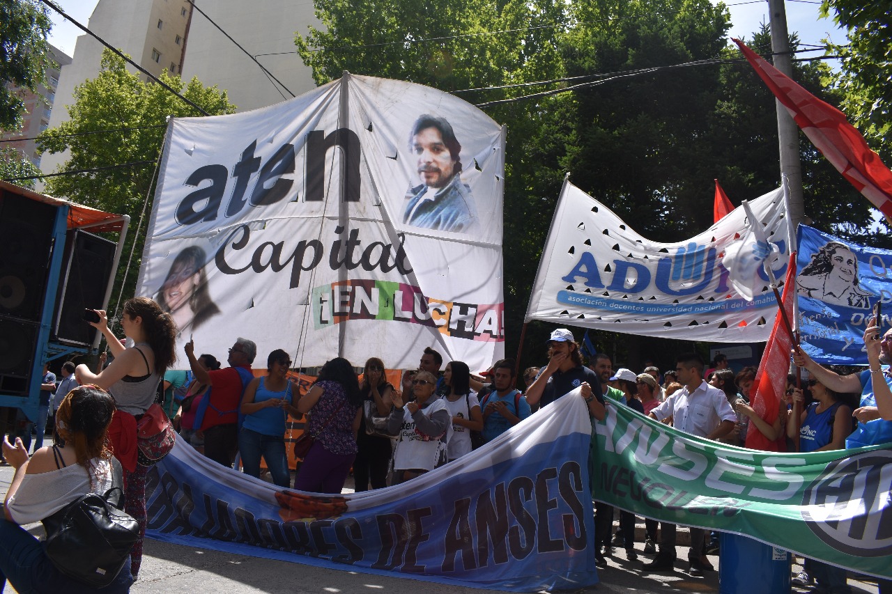 En este momento estás viendo UNIDAD para enfrentar la reforma previsional y laboral