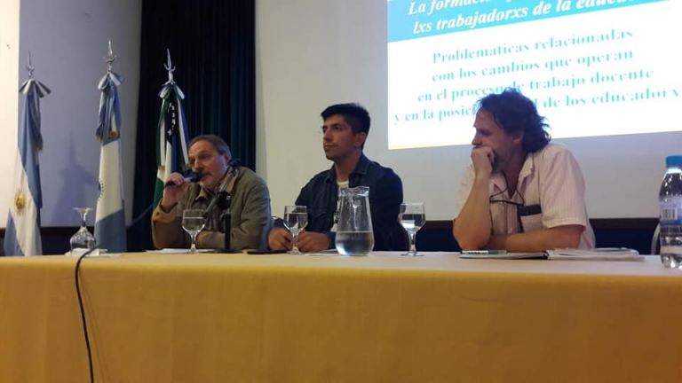 Lee más sobre el artículo CONCURSOS DE ASCENSO DE JERARQUÍA: POR UNA ESCUELA PÚBLICA INCLUSIVA Y DE CALIDAD