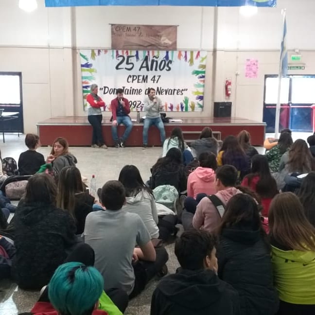 En este momento estás viendo CONSTRUCCIÓN CURRICULAR DE NIVEL MEDIO Y TÉCNICO: ATEN CAPITAL JUNTO A LES ESTUDIANTES