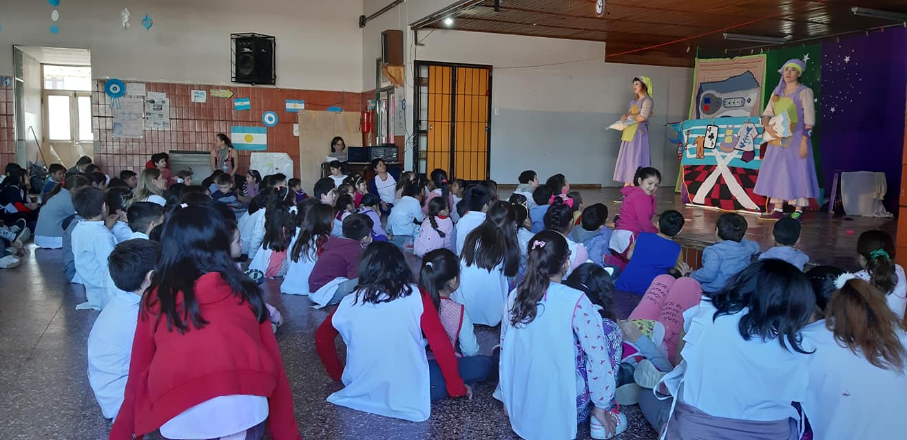 EL TEATRO VA A LA ESCUELA 3