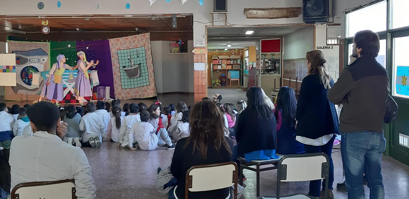 EL TEATRO VA A LA ESCUELA 4