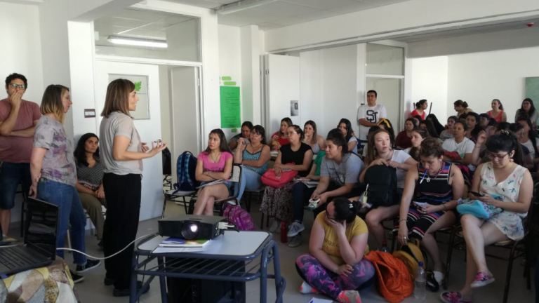 CHARLAS CON EGRESADES Y ESTUDIANTES DE LOS IFD 3