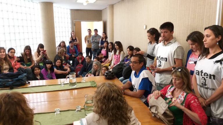 Lee más sobre el artículo LA ESCUELA n° 132 MOVILIZADA POR CONDICIONES SEGURAS PARA ENSEÑAR Y APRENDER
