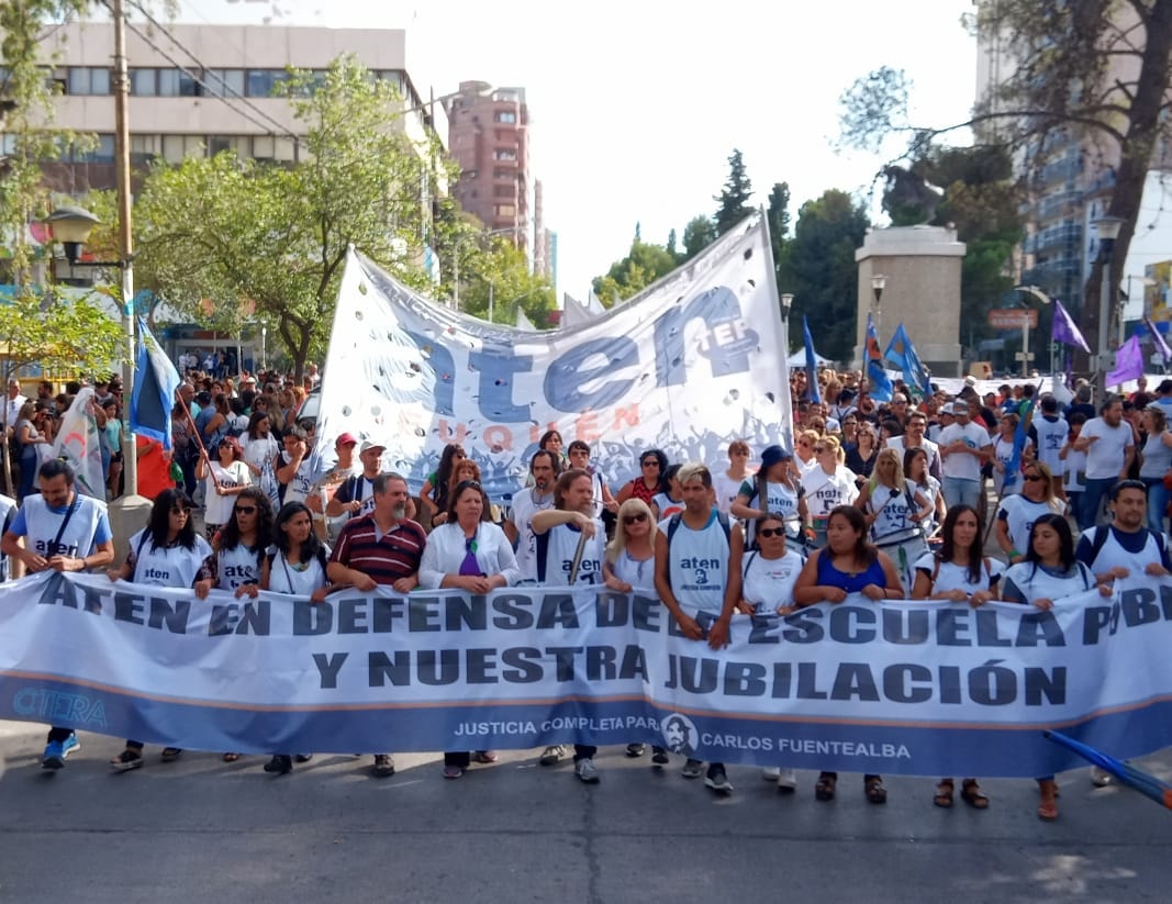 En este momento estás viendo #aten PRESENTÓ JUNTO A 24 ORGANIZACIONES PROYECTO DE LEY POR LA EDUCACIÓN