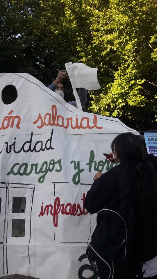 BLOQUEO A LOS ACCESOS A CASA DE GOBIERNO Urgente convocatoria a mesa de negociación 3