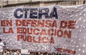 Lee más sobre el artículo OTRA NUEVA AGRESIÓN DE SOLEDAD ACUÑA A LA COMUNIDAD EDUCATIVA.