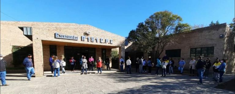 Lee más sobre el artículo LA ESCUELA 181 RECLAMA POR UNA ESCUELA EN CONDICIONES