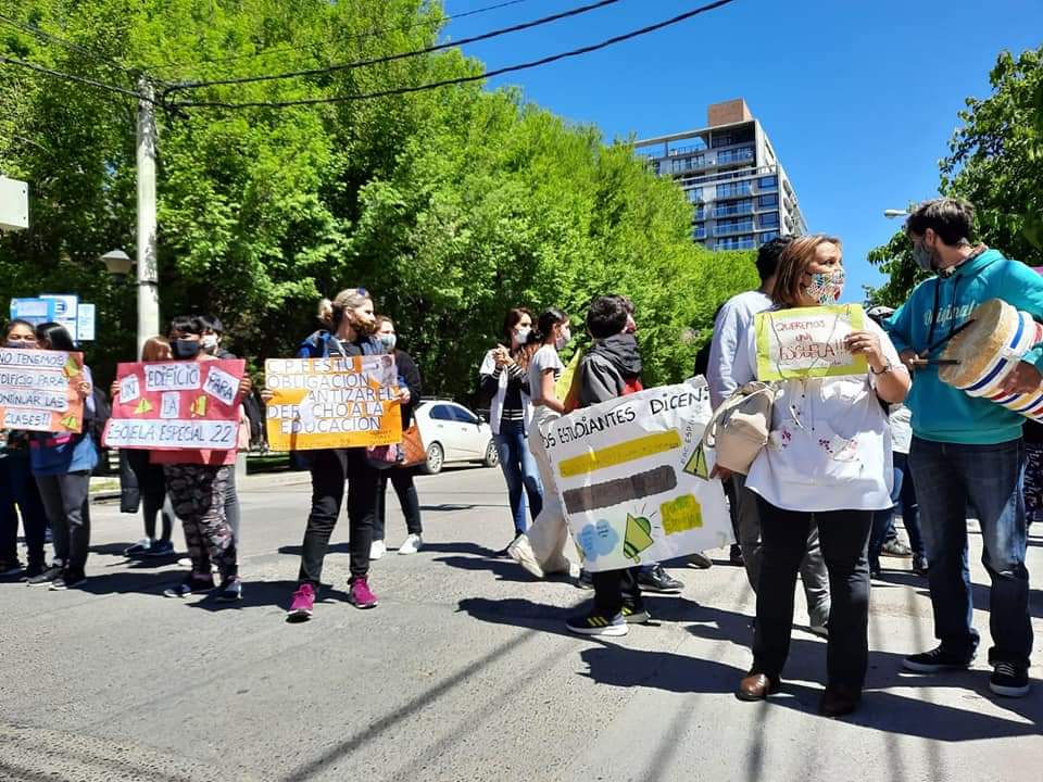 Lee más sobre el artículo LA ESCUELA ESPECIAL 22 Y UN RECLAMO HISTÓRICO: EL EDIFICIO PROPIO